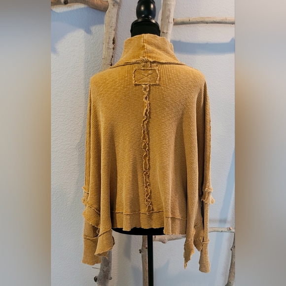 FREE PEOPLE Raglan Top - Picture 3 of 9